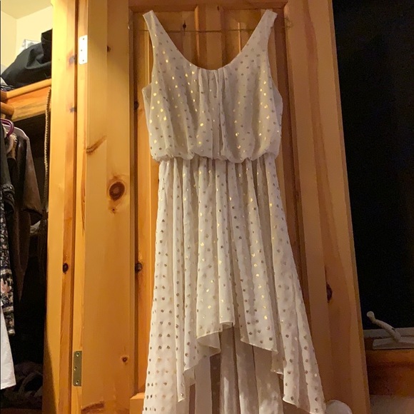 Flowy white and gold dress - Picture 3 of 3